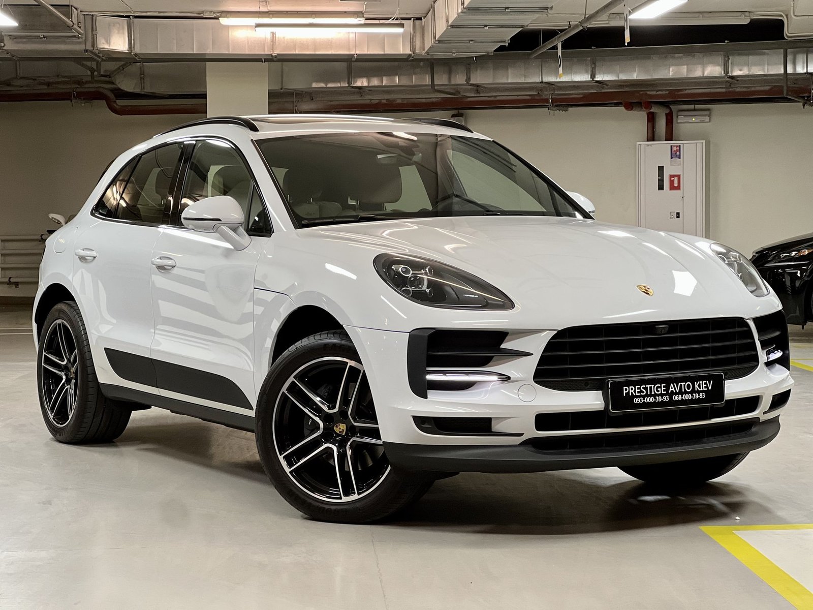 Porsche Macan , 2019 г. (код - 012)
