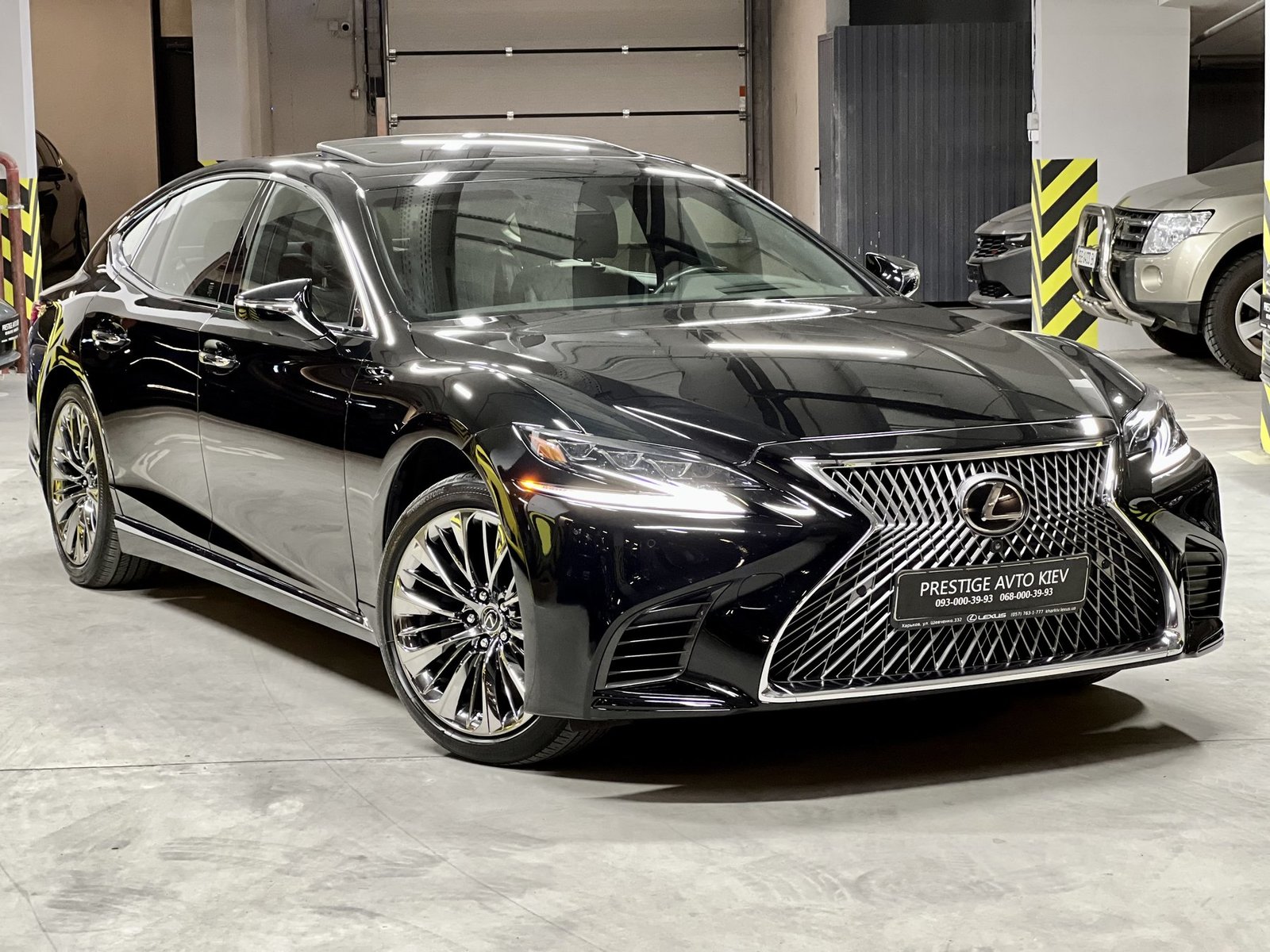Lexus LS 600 , 2019 г. (код - 025)