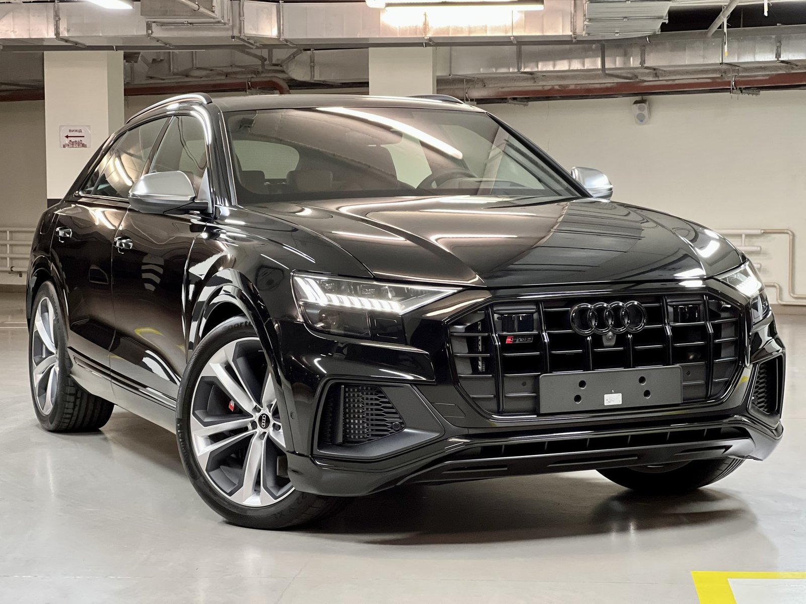 Audi SQ 8 , 2023 г. (код - 002)