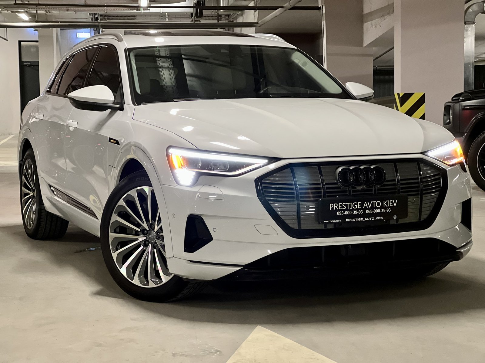 Audi E-Tron , 2019 г. (код - 030)