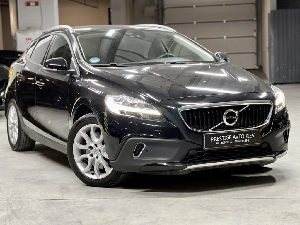 Volvo V40 Cross Country , 2016 г. (код – 032)
