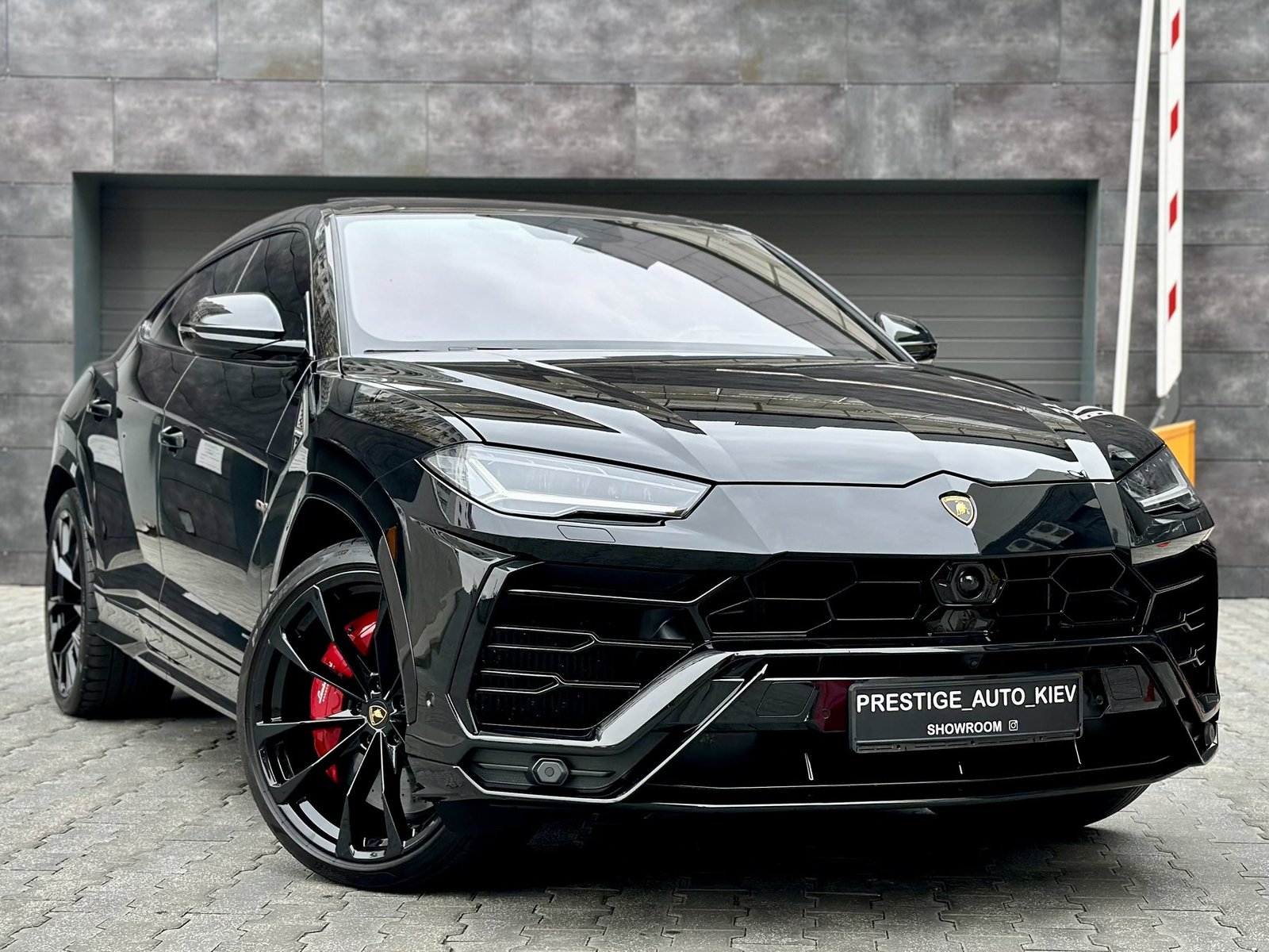 Lamborghini Urus , 2020 г. (код - 035)